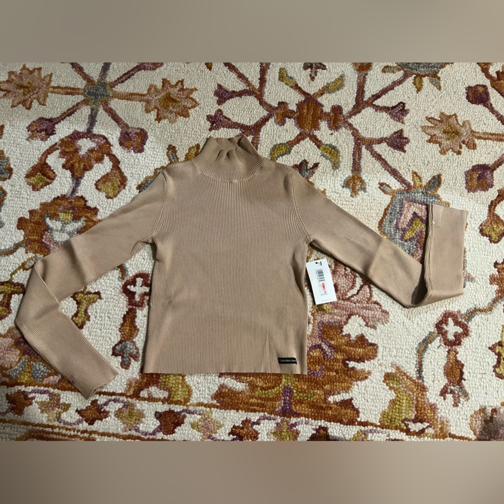 NWT tan xs Calvin Klein mock neck